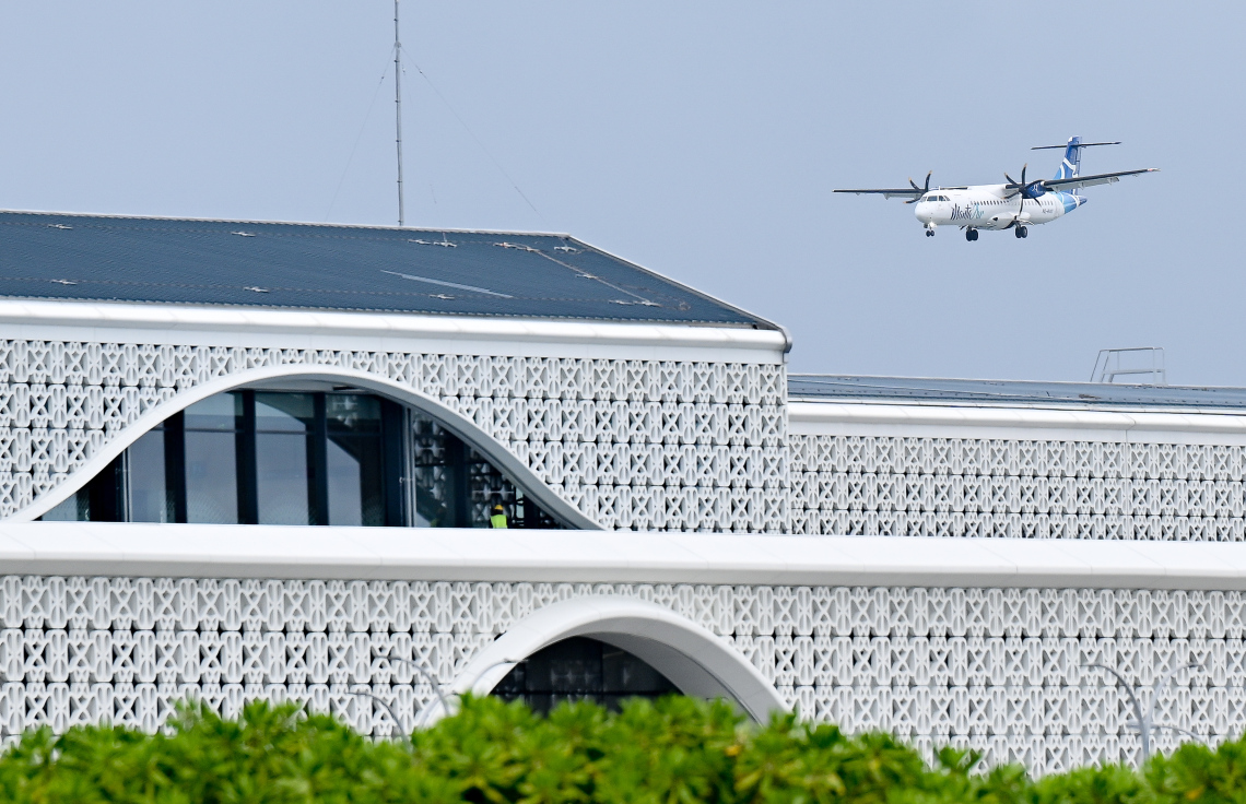 ވެލާނާ އިންޓަނޭޝަނަލް އެއާޕޯޓުގެ އާ ޓާމިނަލް ހުޅުވުމުގެ ފަހުގެ ތައްޔާރީތައް. ރާއްޖޭގެ މިނިވަންކަމަށް 60 އަހަރު ފުރޭ މުނާސަބަތާ ދިމާކޮށް މި މަހު 26 ގައި މި ޓާމިނަލް ހުޅުވާނެ.-- ފޮޓޯ: ނިޝާން އަލީ | މިހާރު