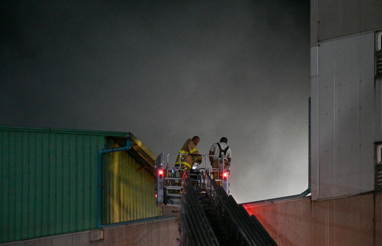 ފަސް ގަޑިއިރުވިއިރު ވެސް އަލިފާންގަނޑު ނިއްވާނުލެވޭ