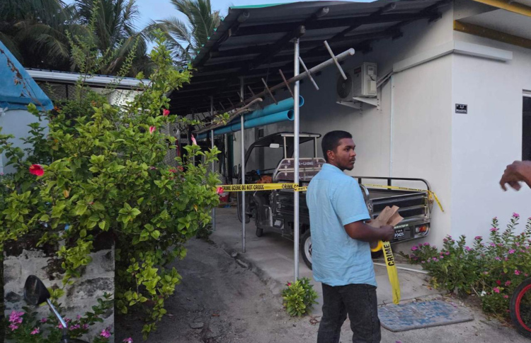 އަބްދުއްރަހުމާން މަރާލާފައި އޮތީ ބޮލަށް ހަމަލާދީގެން