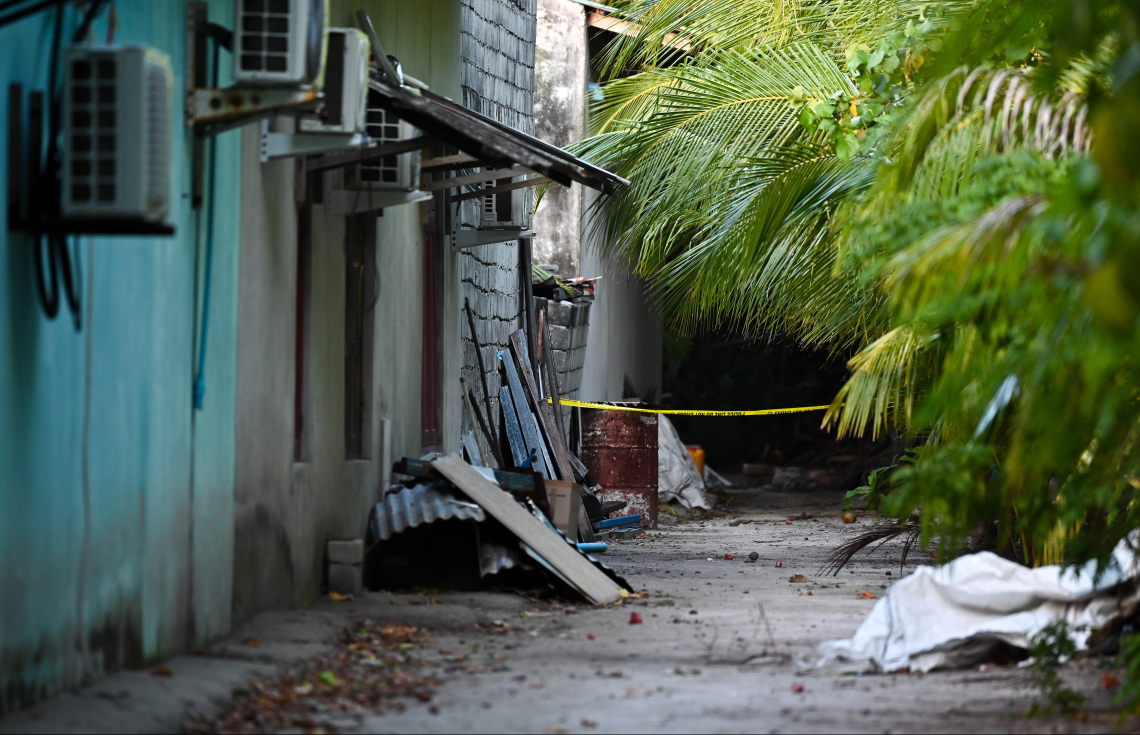 އަބްދުއްރަހުމާން ދިރިއުޅުނު މާހިޔަގެ ބިއްދޮށް ސަރަހައްދު ފުލުހުން ބަންދުކޮށްފައި.--- ފޮޓޯ: ފަޔާޒު މޫސާ | މިހާރު