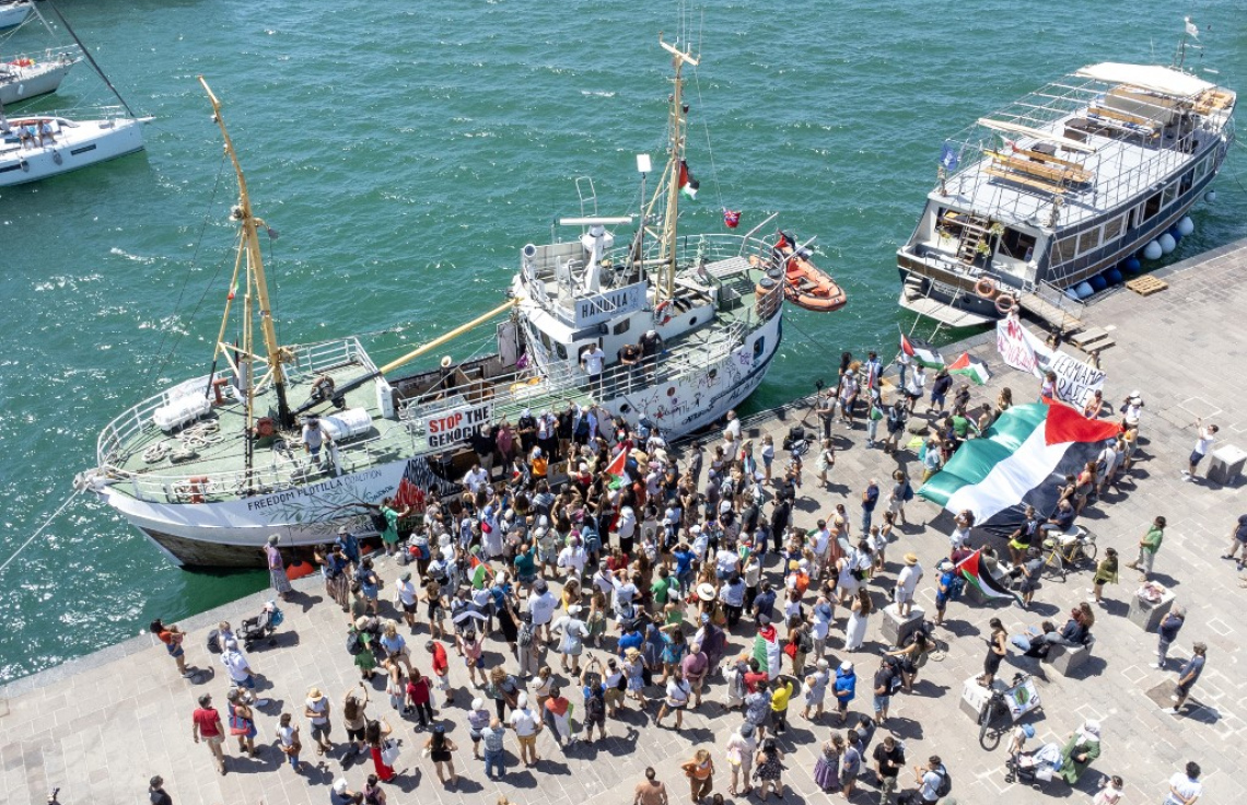 އެކްޓިވިސްޓުންގެ އެހީގެ ބޯޓު އިޒްރޭލުން ހުއްޓުވައިފި