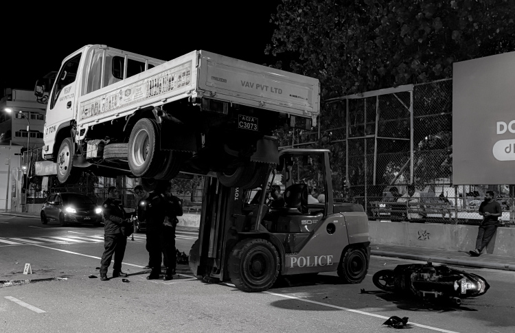 އެކްސިޑެންޓުވި 16 އަހަރުގެ ކުއްޖާ ގެޔަށް ދޫކޮށްލައިފި