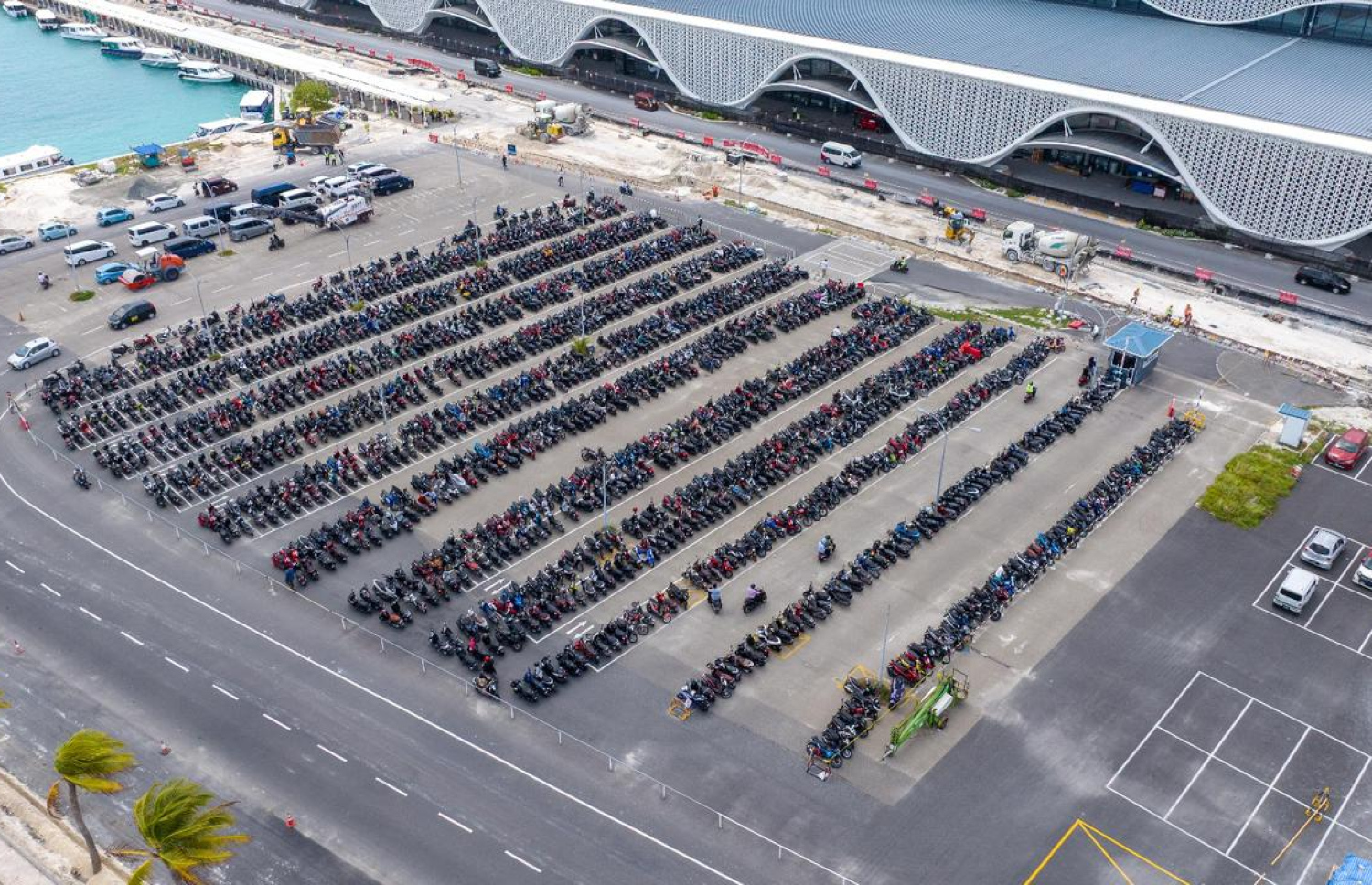 ވީއައިއޭގެ ޕާކިން ޒޯން: އަންނަ ބުރާސްފަތި ދުވަހުން ފެށިގެން މި ސަރަހައްދުގައި ޕާކް ކުރުން މަނާ ވާނެ.---ފޮޓޯ: އެމްއޭސީއެލް