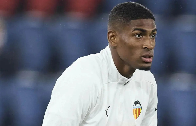 ހިލޭ ސޮއި ކުރުވަން ރެއާލުން ބެލި ޑިފެންޑަރު އާސެނަލަށް