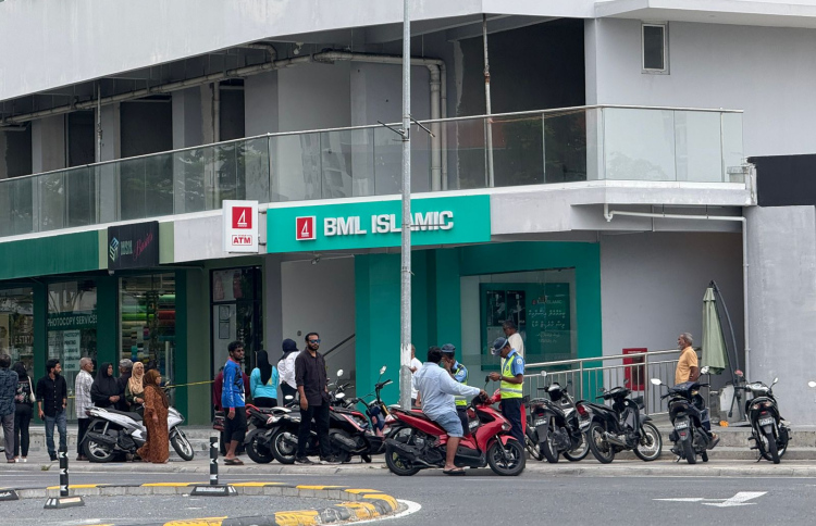 ވިނަރެސް ޓަވަރުން ވެއްޓުނު ޒުވާނާ ނިޔާވެއްޖެ