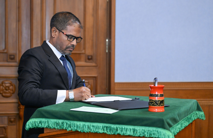 ސުޕްރީމް ކޯޓު ވަގުތީގޮތުން ހިންގުން ފަނޑިޔާރު ހަމީދަށް