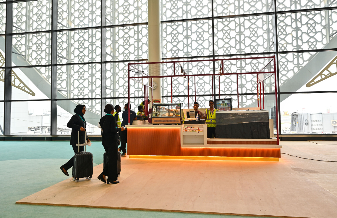 ވެލާނާ އިންޓަނޭޝަނަލް އެއާޕޯޓުގެ އާ ޓާމިނަލްގެ ގޭޓުތައް ހުންނަ ސަރަހައްދު.--- ފޮޓޯ: ފަޔާޒް މޫސާ | މިހާރު