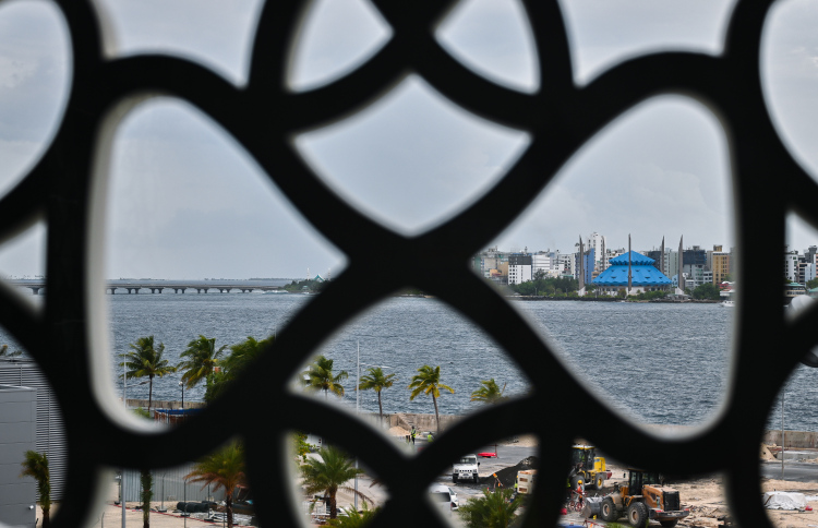 އާ ޓާމިނަލްގައި ފަސް ނަމާދުގެ ބަންގީގެ އަޑު އިވޭނެ