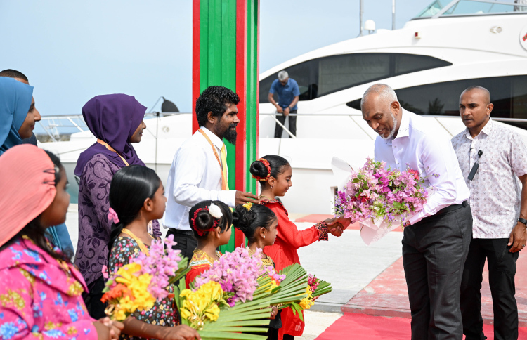 ރައީސް ބ. އަތޮޅަށް