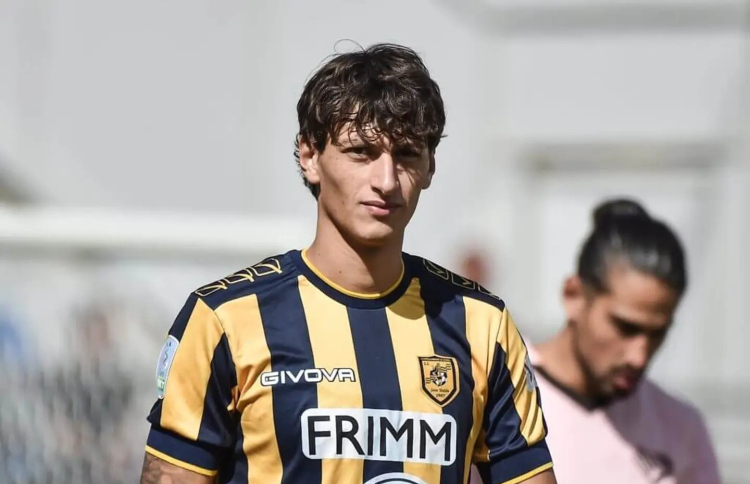 މުސަލީނީގެ މުނިކާފަ ދަރިފުޅު ސެރީއާގައި ކުޅެން ތައްޔާރު