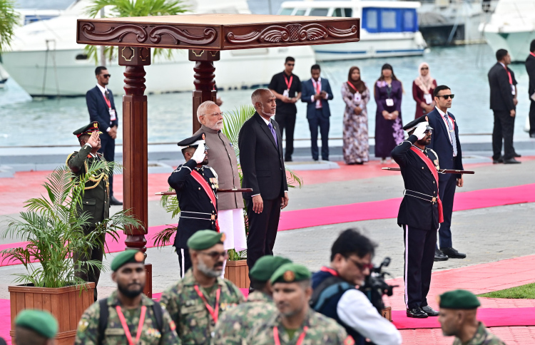 މޯދީއަށް ރަސްމީ އިއްޒަތުގައި މަރުހަބާ ދަންނަވައިފި