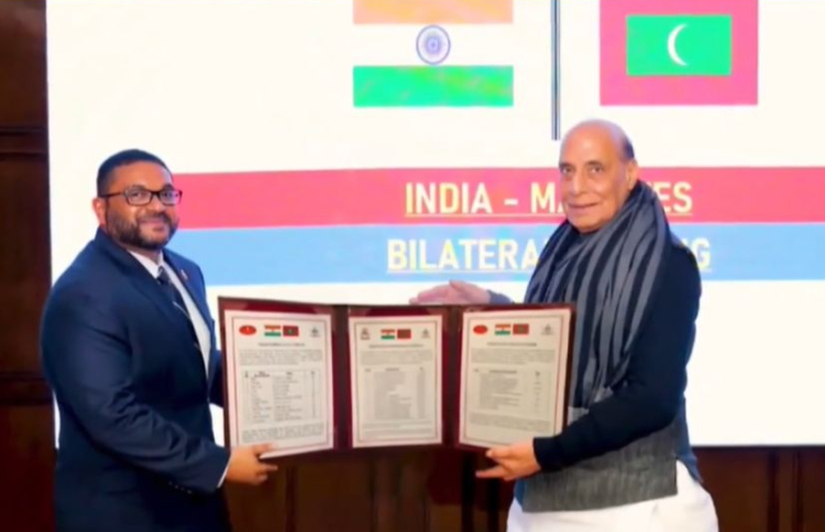 އިންޑިއާއިން ސިފައިންނަށް 72 ވެހިކަލް ހަދިޔާކޮށްފި