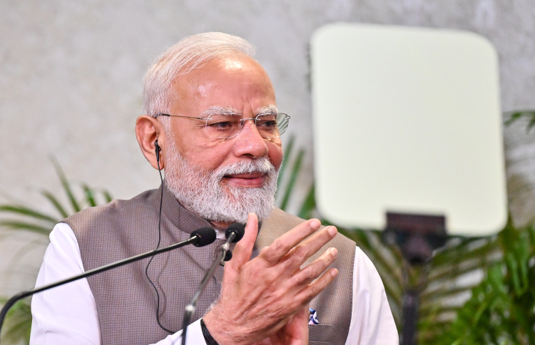 މޯދީގެ ދިރިއުޅުމަށް ފިލްމެއް ހަދަނީ