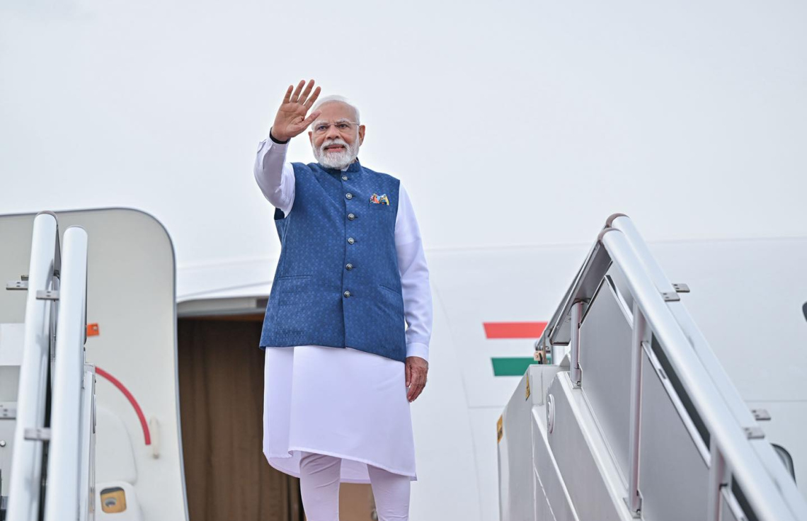 Ithurah gulhun badhai vaane kamuge yageen kamaa eku Modi furaa vadaigenfi