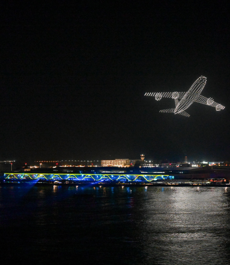 ޑްރޯން ޝޯ އާއި ހަވާއިން ދައްކާލީ މިނިވަންކަމާއި ތާރީހު