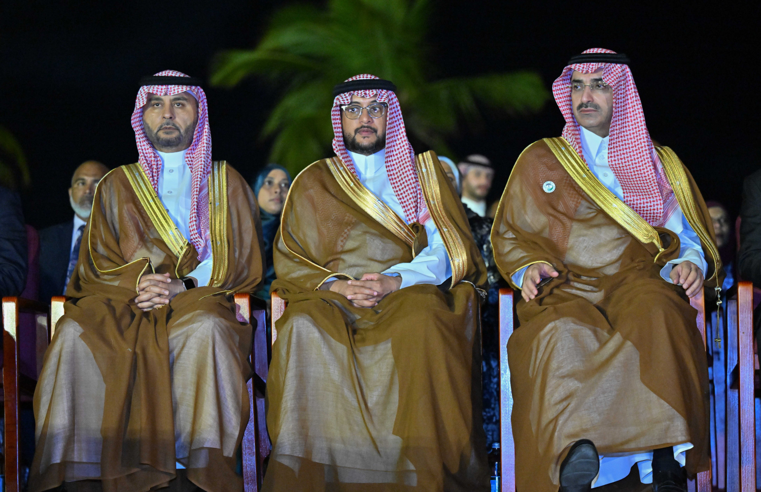 ވީއައިއޭގެ އާ ޓާމިނަލް ހުޅުވަން އެއާޕޯޓުގައި މިރޭ ބޭއްވި ރަސްމިއްޔާތުގައި ރާއްޖޭގައި ހުންނަވާ ސައޫދީގެ ސަފީރު (މ) އާއި ސައޫދީ ފަންޑުގެ އިސްވެރިން ބައިވެރިވެވަޑައިގަންނަވަނީ.---ފޮޓޯ: އެމްއޭސީއެލް