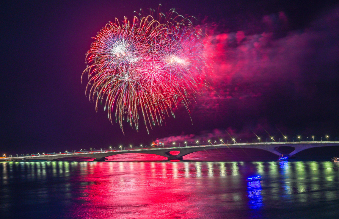 ވެލާނާ އިންޓަނޭޝަނަލް އެއާޕޯޓުގެ އާ ޓާމިނަލް ހުޅުވުމުގެ އުފަލުގައި އެއާޕޯޓް ކައިރީގައި މިރޭ ހަވާ އަރުވަނީ.---ފޮޓޯ: ނިޝާން އަލީ| މިހާރު