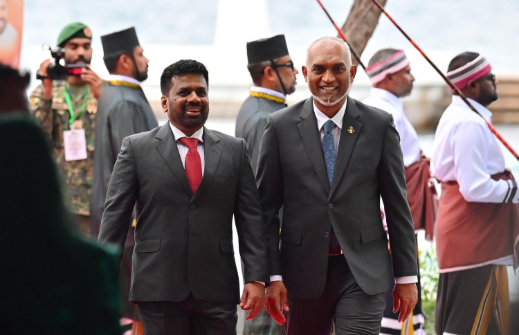 ސްރީ ލަންކާގެ ރައީސް ރާއްޖެ އިން ފުރާވަޑައިގެންފި