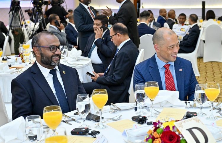 މިނިސްޓަރު ޝަހީމަށް އެމެރިކާ ވިސާ ނުދީ ހިފަހައްޓައިފި