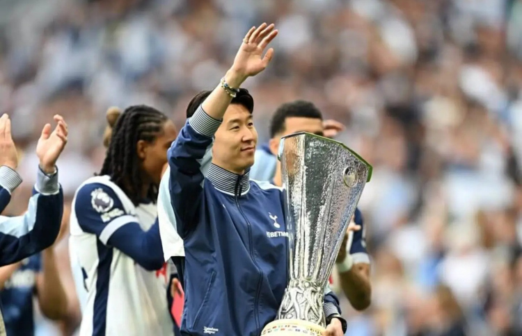 ޓޮޓްނަމްގެ ކެޕްޓަން ސަން ކްލަބް ދޫކޮށްލަން ނިންމައިފި