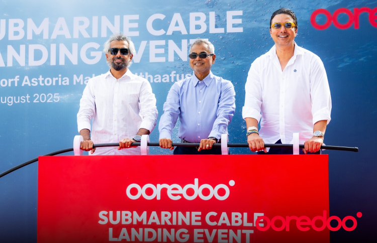 ސަބްމެރިން ކޭބަލް އެޅި ފުރަތަމަ ރިސޯޓަކަށް އިތާފުށި