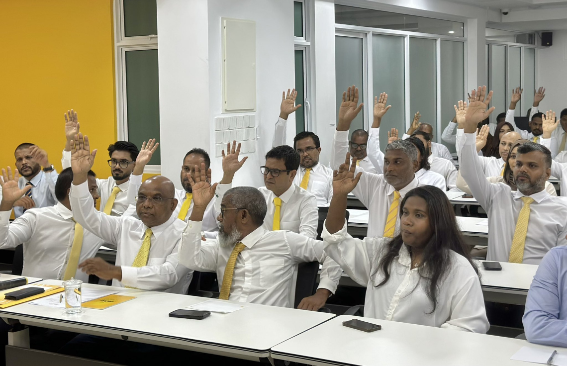 މަޝްރޫއުތަކަށް ފައިސާދިނުން ހުއްޓުވަން އެމްޑީޕީން ކޯޓަށް