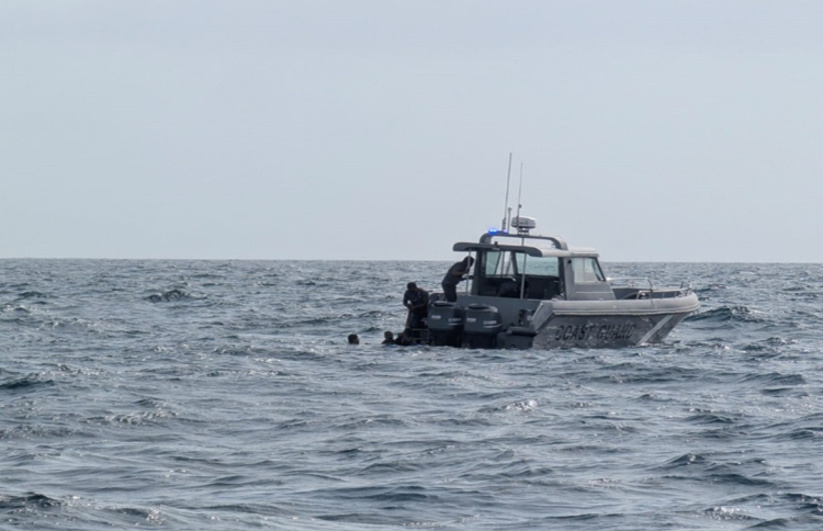 ދޯންޏެއް ބަންޑުން ޖަހާލައި ކަނޑުވި އެކަކު މަރުވެއްޖެ