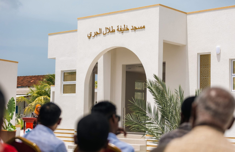 ކުވެއިތުގެ ވިޔަފާރިވެރިޔަކު މަނަދޫގައި މިސްކިތެއް