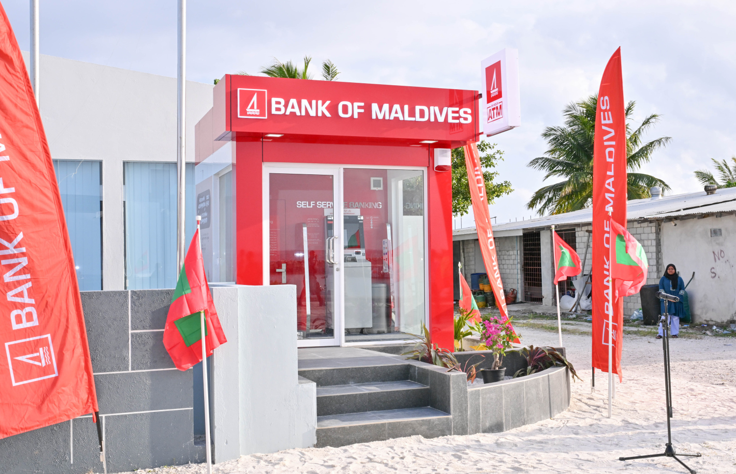 ބ. ކެންދޫގައި ބީއެމްއެލް ބްރާންޗު ހުޅުވުން.