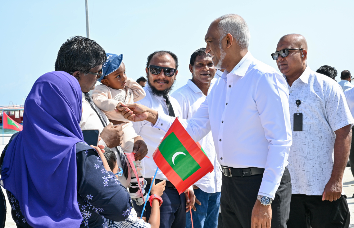 PHOTO GALLERY: Raees muizzu B. atholhah kuravva dhathurufulhu | Mihaaru
