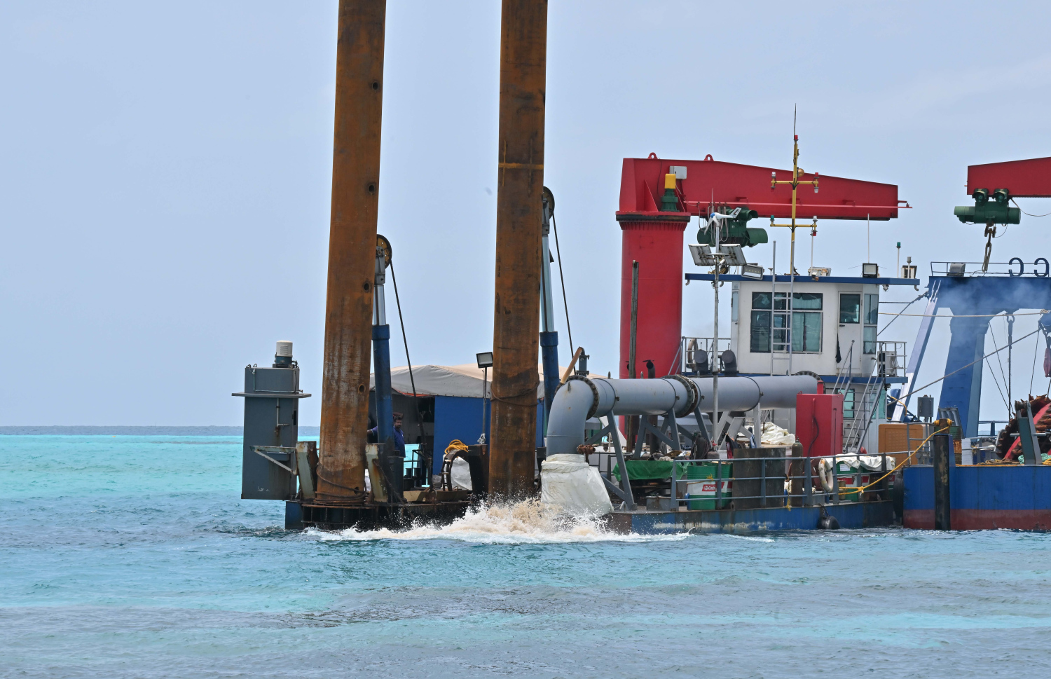 ތުޅާދޫގައި އެއާޕޯޓު ހަދަން ބޭނުންވާ ބިން ހިއްކުމުގެ މަސައްކަތް އެމްޓީސީސީން މިއަދު ކުރަނީ.---ފޮޓޯ: ރައީސް އޮފީސް