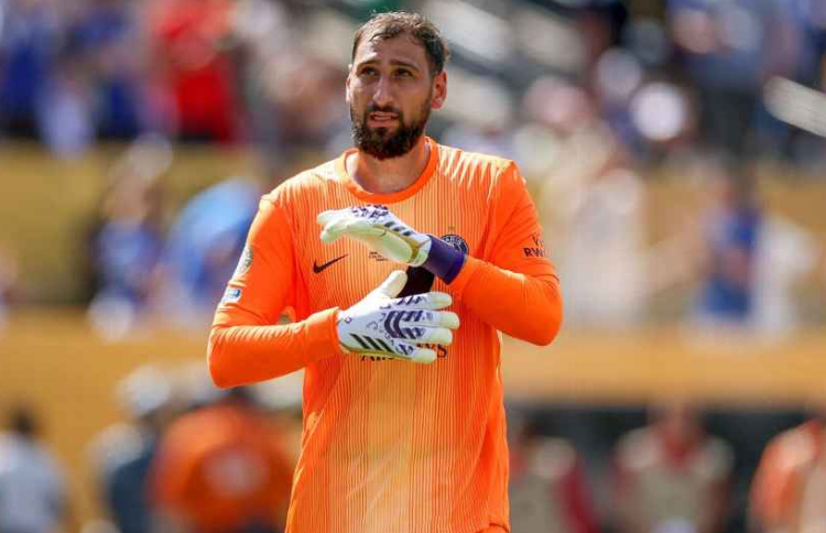 ޑޮނައްރުއްމާ ޑިމާންޑް ކުރީ ބޮޑު މުސާރައަށް