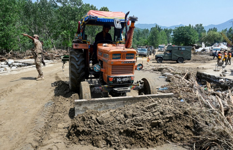 ޕާކިސްތާނުގައި ފެންބޮޑުވެ 200 މީހުން ގެއްލިފައި