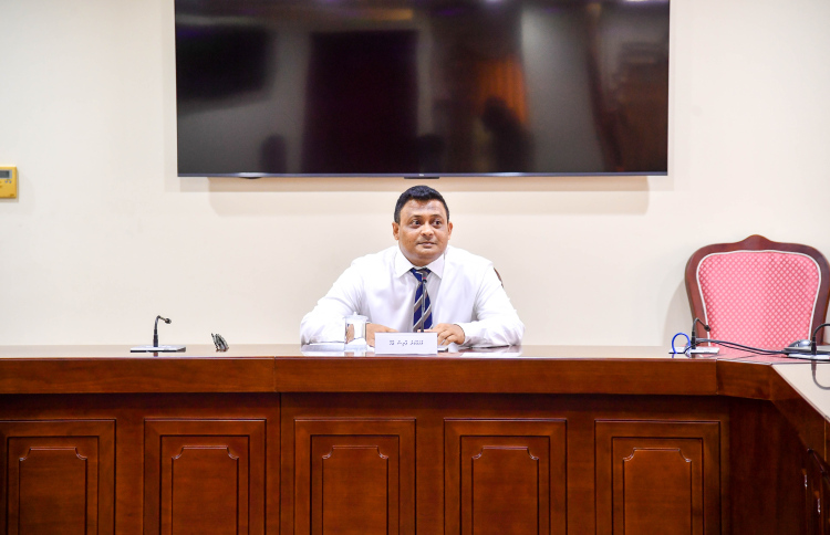 ލައިވްކޮމިޓީގައި މީހުން ހަވަރަށްދިނުން މައްސަލައެއްނޫން؟