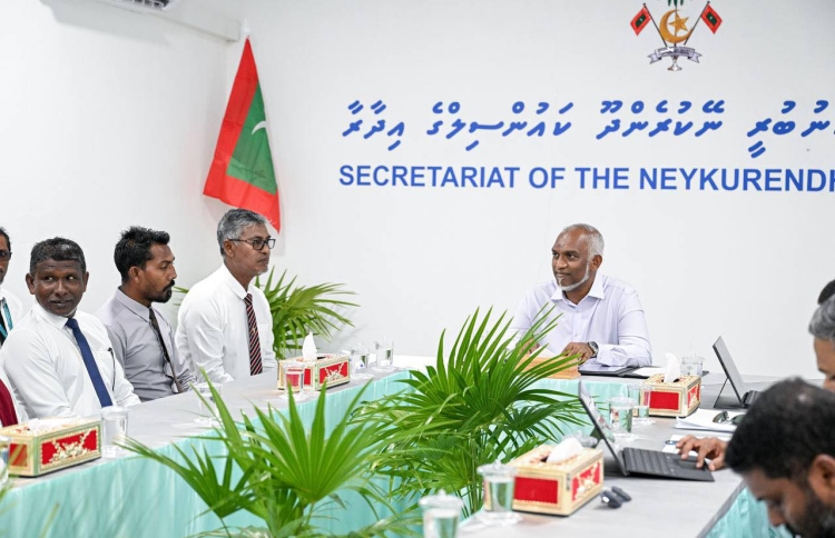 ރަށުގެ ބޮޑުމިނަށް ބަލައިގެން ބްލޮކް ގްރާންޓު ދޫކުރަނީ