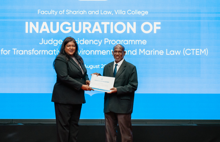 ވިލާކޮލެޖުން އާ ކޯހަކާއި ޖަޖަސް ރެސިޑެންސީ ޕްރޮގްރާމެއް