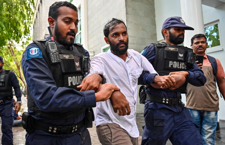 އިހުތިޖާޖުކުރަނިކޮށް ނޫސްވެރިންނަށް ހުރަސްއަަޅައިފި