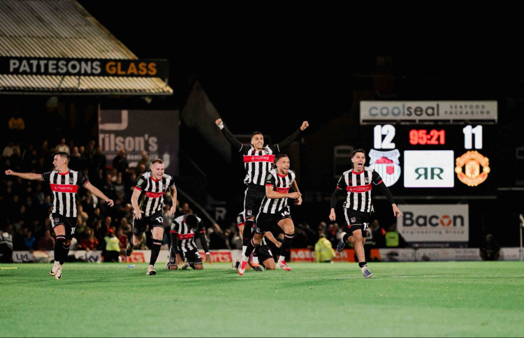 ހަތަރު ވަނަ ޑިވިޝަނުގެ ޓީމަކުން ޔުނައިޓެޑް ކަޓުވާލައިފި