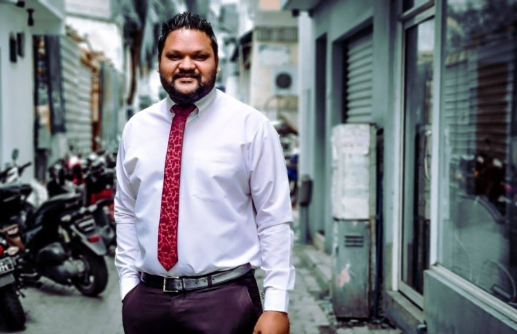 ފަލާހުގެ ވާހަކަ ކުށްވެރިކުރި މުވައްޒަފަކު ވަކިކޮށްފި