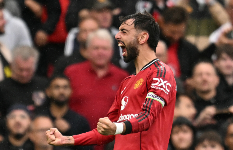 ފަހު ވަގުތުގެ ޕެނަލްޓީން ޔުނައިޓެޑަށް ފުރަތަމަ މޮޅު