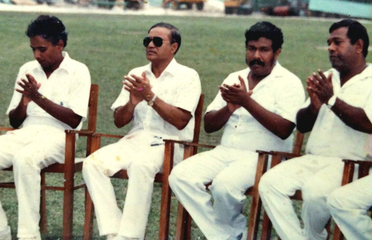 އެމްޔޫ މަނިކު: ކްރިކެޓަށް ބޮޑެތި އެހީތަކެއް ވެދެއްވި