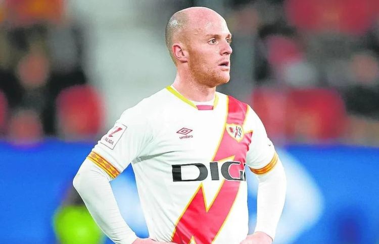 ބާސާއާ ޖެހުނީމަ ރެފްރީންނަށް ގޯސް ހެދެންވީ ކީއްވެ؟