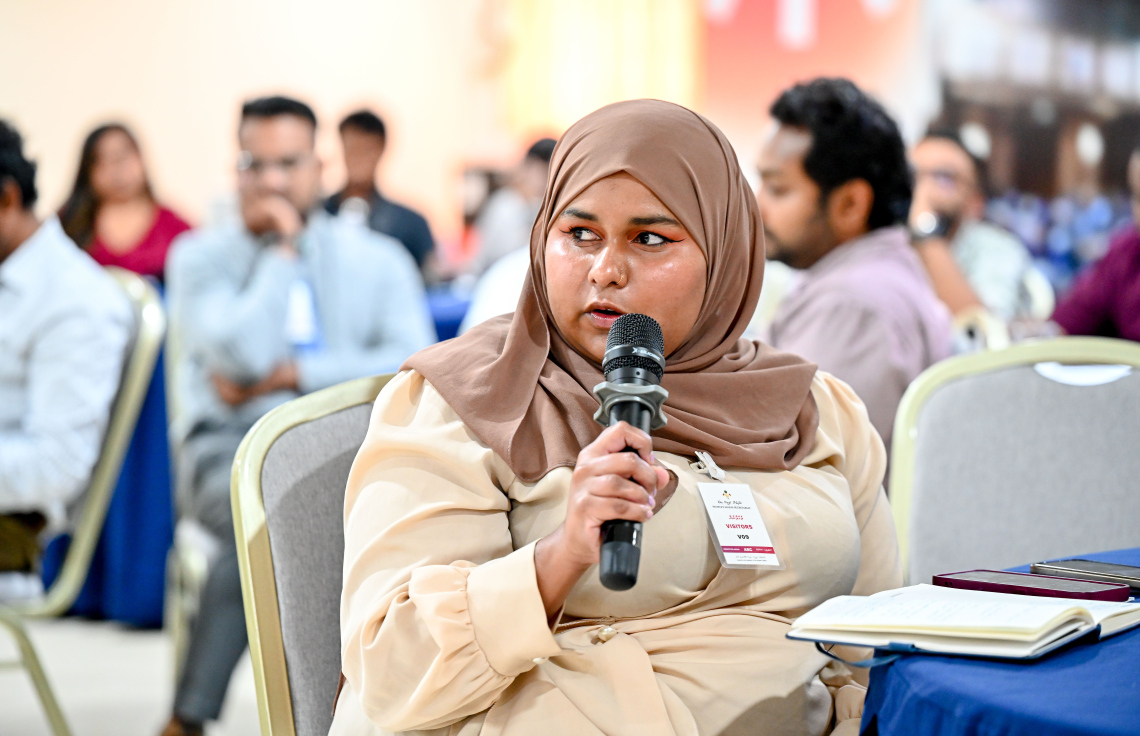 މިނިވަން މުއައްސަސާތަކާ ބެހޭ ކޮމިޓީގައި މިއަދު ނޫސްވެރިން ވާހަކަ ދައްކަނީ. ކޮމިޓީގައި ވާހަކަ ދެއްކި ހުރިހާ މީޑިއާއަކުން ވަނީ ބިލާ ދެކޮޅު ކަން ހާމަކޮށްފައި - ފޮޓޯ: ނިޝާން އަލީ | މިހާރު