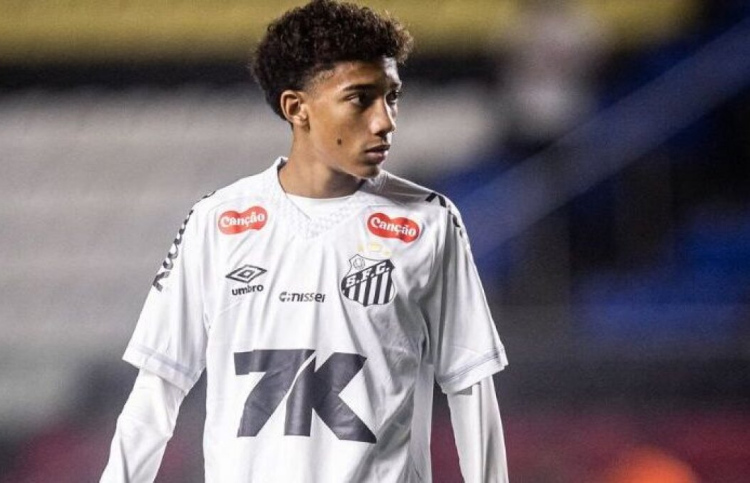 ރޮބީނިއޯގެ ދަރިފުޅަށް އިނގިރޭސި ކްލަބްތަކުގެ ޝައުގު