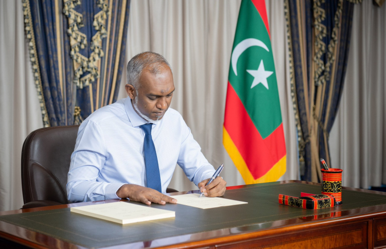 ރިފަރެންޑަމް ބިލް ރައީސް ތަސްދީގު ކުރައްވައިފި