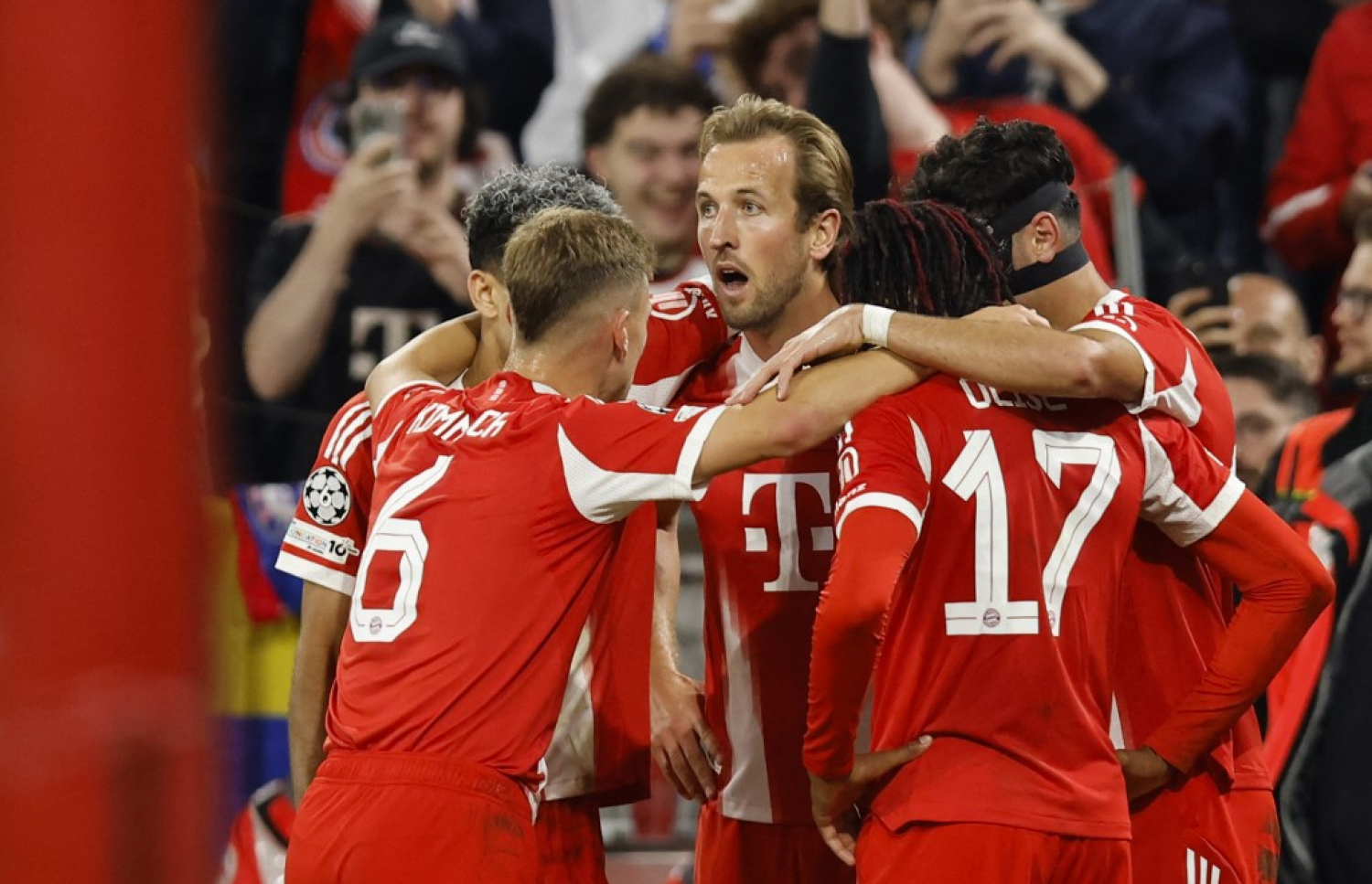 ހެރީ ކޭން ބެޔާނަށް ގޯލެއް ޖަހައިދިނުމަށް ފަހު އުފާފާޅު ކުރަނީ.-- ފޮޓޯ: އޭއެފްޕީ