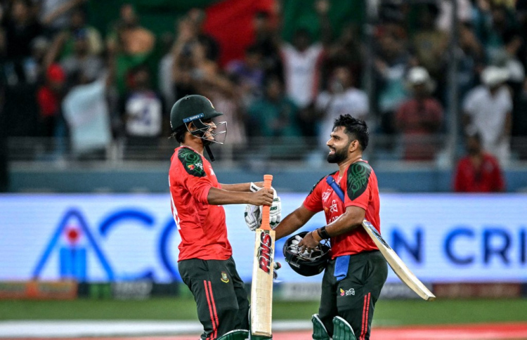 ސުޕަ ފޯގެ ފުރަތަމަ މެޗުގައި ބަންގްލަދޭޝް އިން ލަންކާ ބަލިކޮށްފި