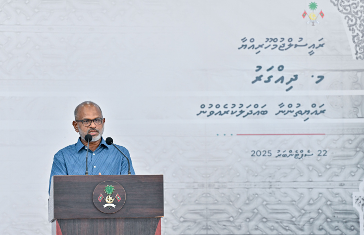 ރައީސް ހައްލު ކުރައްވަނީ އަތްލާންނުކެރޭ ކަންކަން:ނާޒިމް
