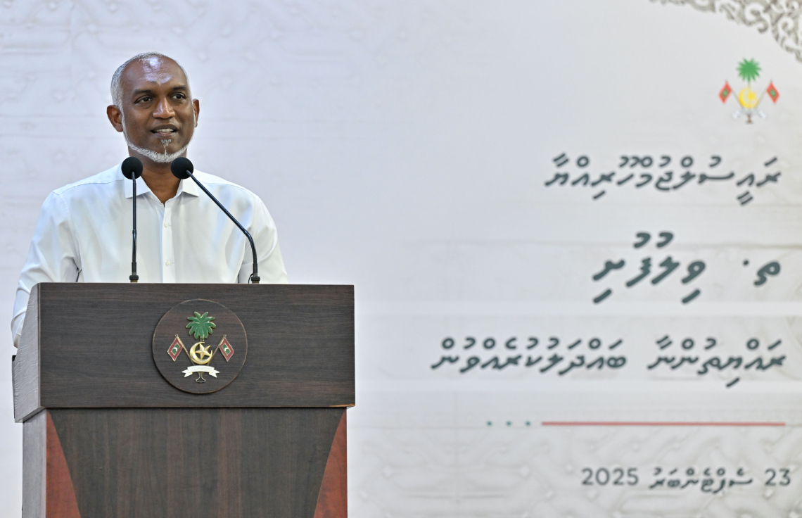 ރައީސް މުއިއްޒު ވިލުފުށީގެ ރައްޔިތުންނާ ރޭ ވާހަކަފުޅު ދައްކަވަނީ.---ފޮޓޯ: ރައީސް އޮފީސް