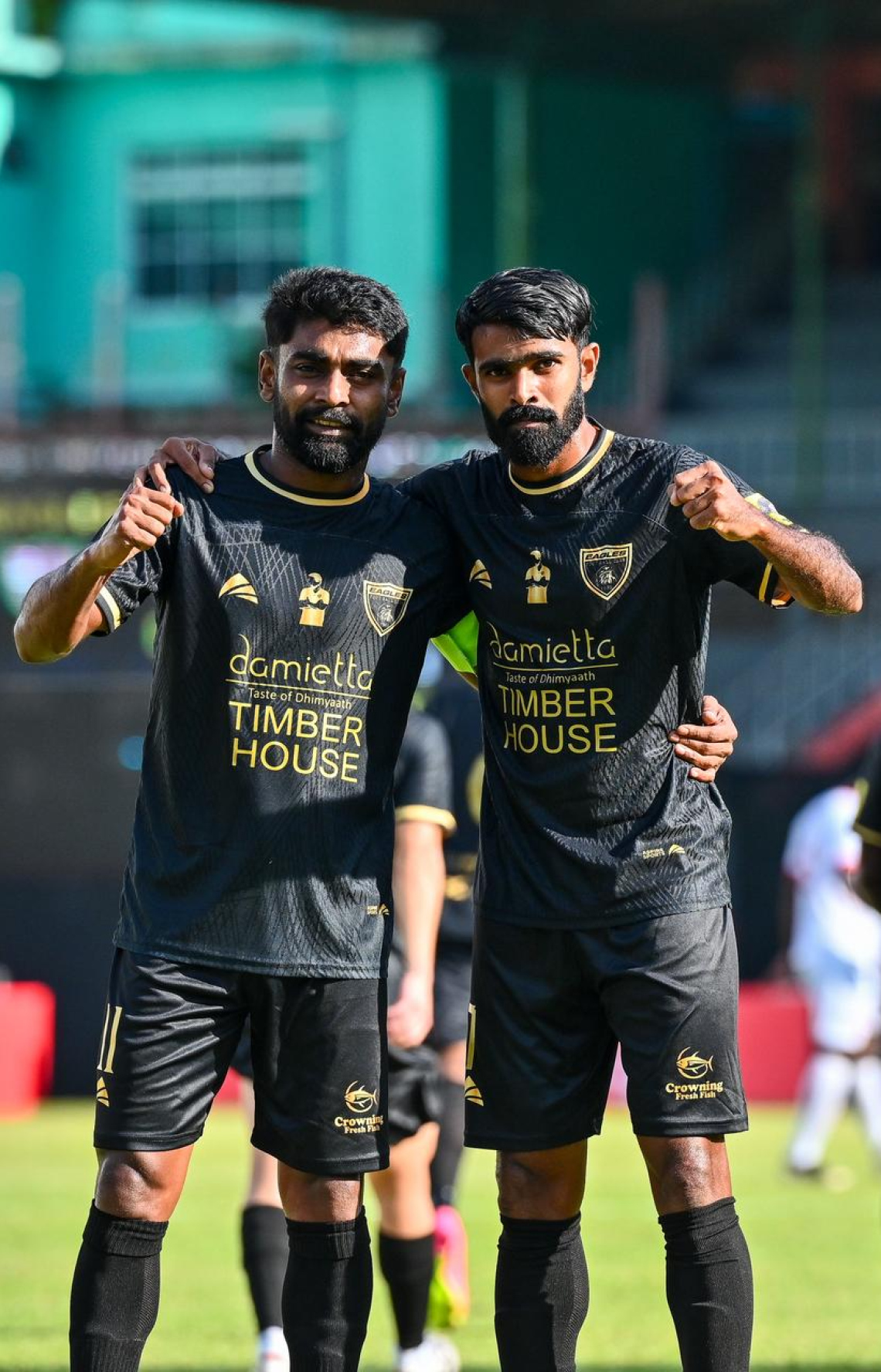 ފޭދޫ އިއްބެ (ކ) އާއި އަހްމަދު ރިޒުވާން ރިޒޭ: އީގަލްސްގެ ދެ ލަނޑު ޖެހީ އިއްބެ --- ފޮޓޯ: ފަޔާޒު މޫސާ | މިހާރު